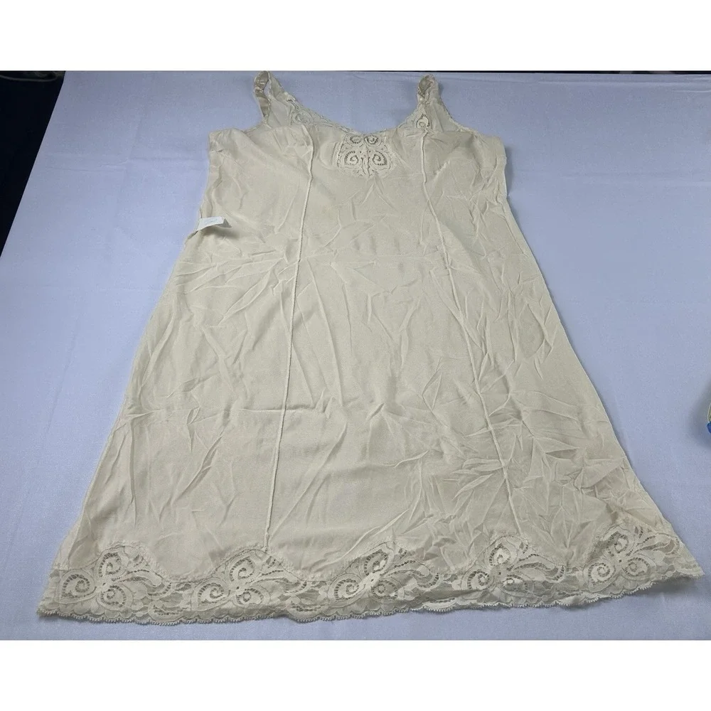 Vintage Bali Ivory Lace Slip Dress Size 34 USA Made Lingerie 70s 80s Bridal Glam
